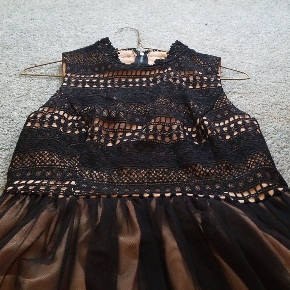 Dress - Picture 2 of 3